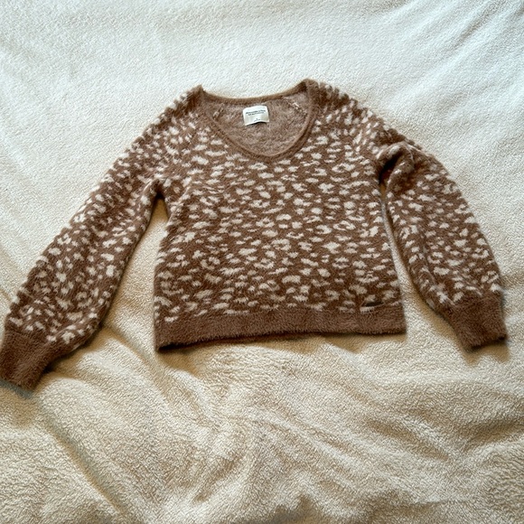 Abercrombie & Fitch Sweaters - Abercrombie & Fitch Women’s Sweater Soft A&F collection Small Tan & White